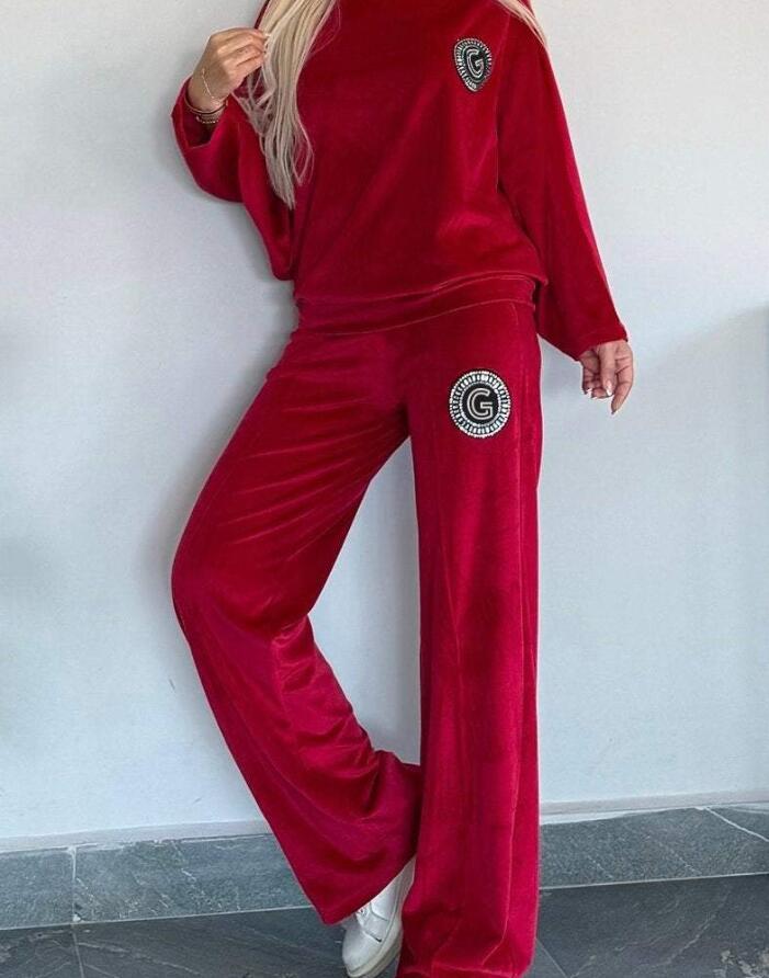Women's Elegant Velvet Two-Piece Set Comfortable Chic 3