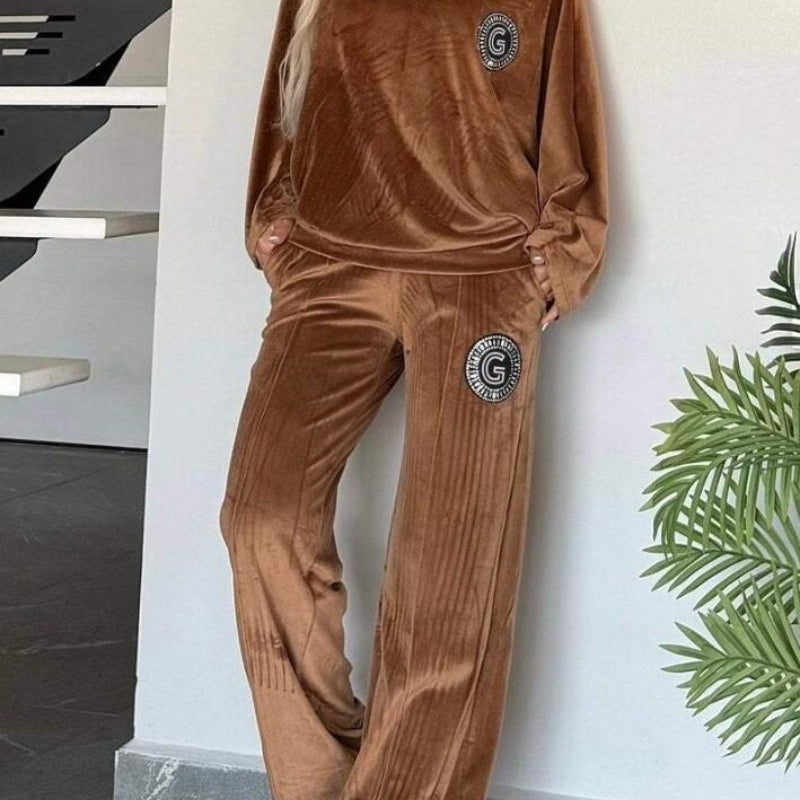 Women's Elegant Velvet Two-Piece Set Comfortable Chic 1