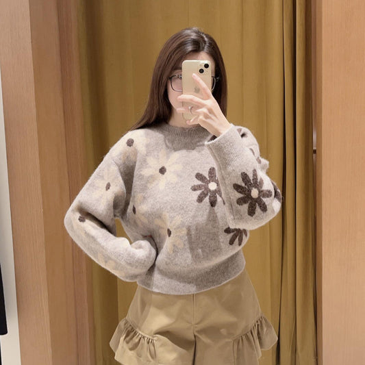Women's Elegant Wool Sweater with Contrast Pattern Round Neck 1