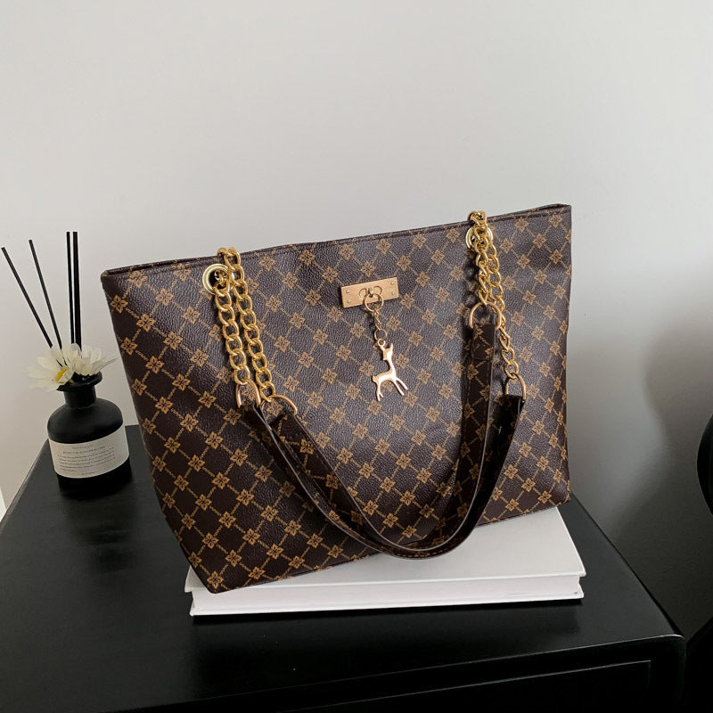 Women's Stylish Shoulder Bag Soft PU with Three-Dimensional Pocket Design 3