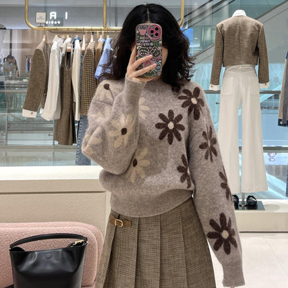 Women's Elegant Wool Sweater with Contrast Pattern Round Neck 2